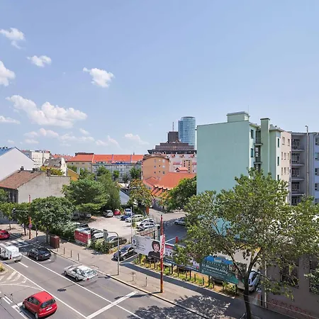 Cozy & Spacious Family Near Train Station 公寓 布拉迪斯拉发