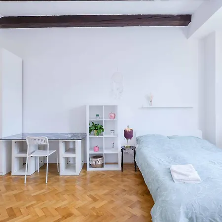 Cozy & Spacious Family Near Train Station Appartamento *