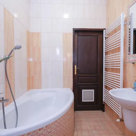 公寓 Cozy & Spacious Family Near Train Station 布拉迪斯拉发