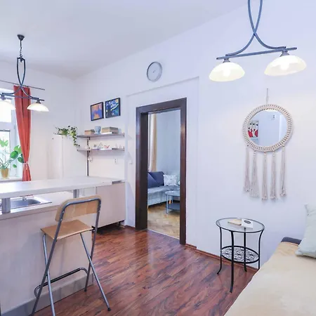 Apartmán Cozy & Spacious Family Near Train Station *